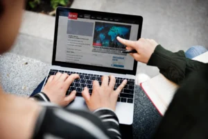 6 esami ICDL + Test di conformità DigComp 2.2 (Prerequisito ICDL IT-Security)